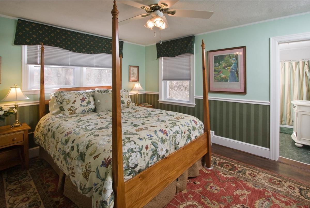 A B&B At Llewellyn Lodge Lexington Exterior photo